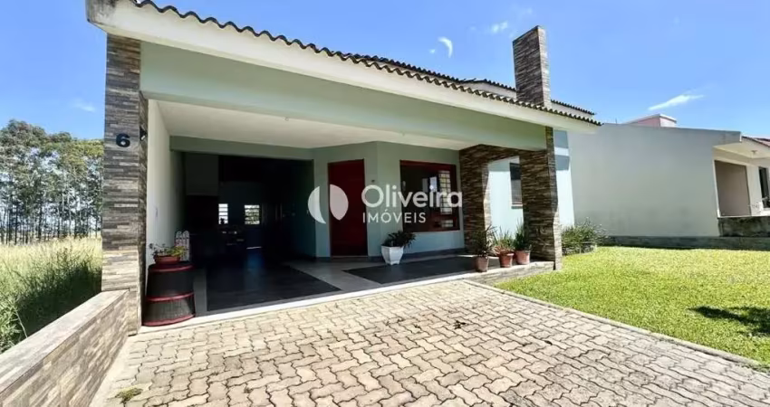 Casa à venda com 02 quartos, 135m² e 03 vagas cobertas em camobi!!