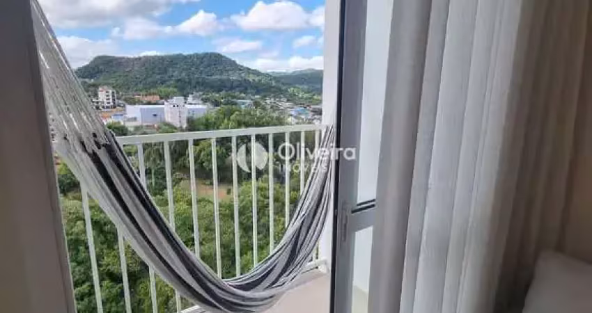 Lindo apartamento mobiliado de 2 dormitórios com sacada e vista para os morros!