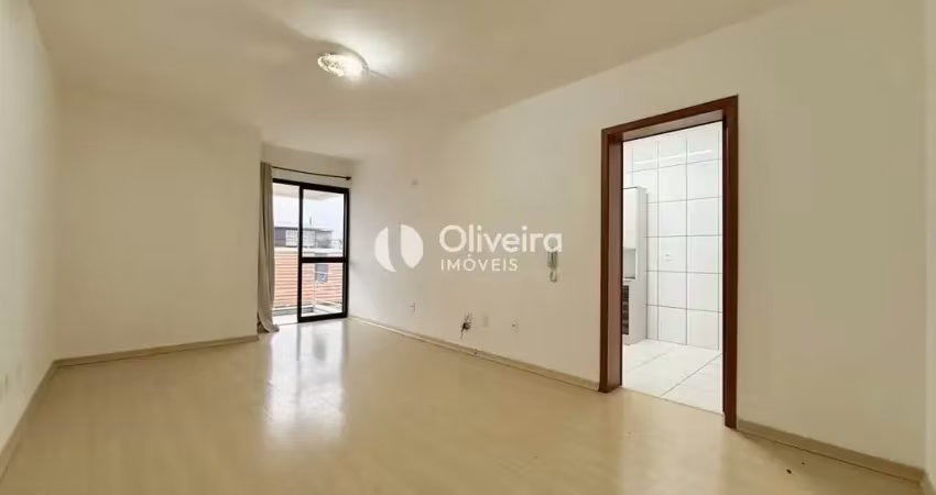Apartamento para locação com 01 quarto, 68m² e 01 vaga no centro de sm!
