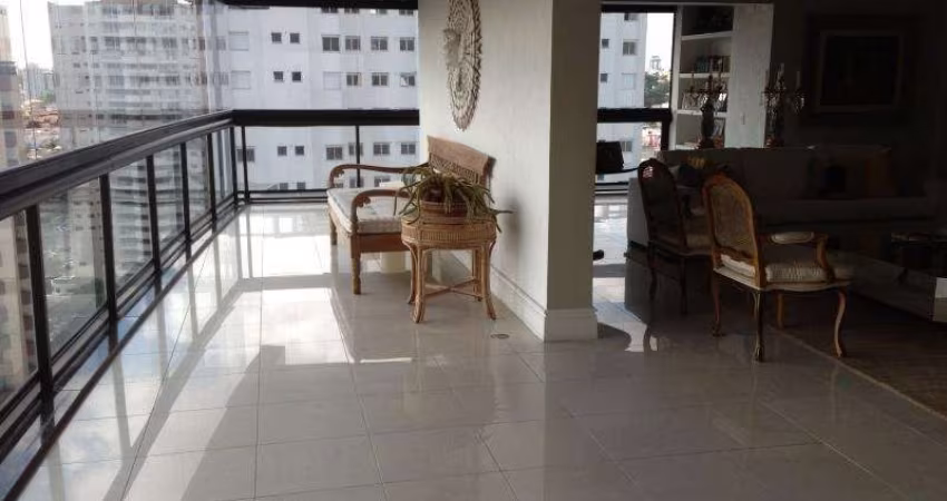 Vende se apartamento na Chácara Klabin- 4 suítes e 6 vagas
