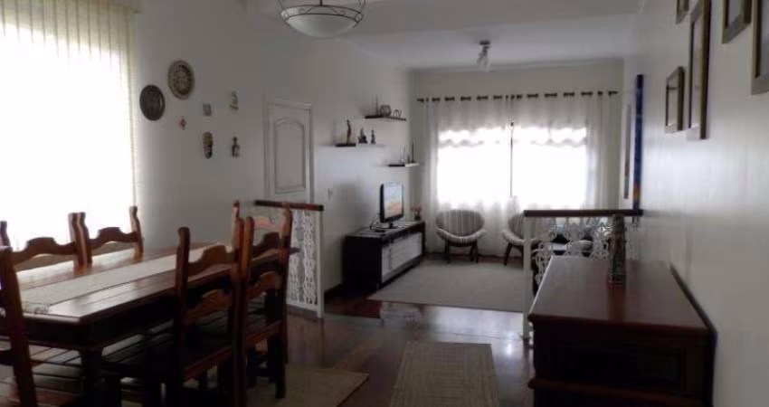 Lindo Sobrado na região da Saúde, com 4 dormitórios e 4 vagas. Venha fazer uma visita.