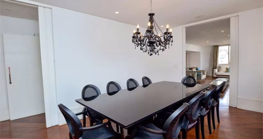 Espetáculo de apartamento nos Jardins ! Duplex, 4 suites e  4 vagas ! Reformado.