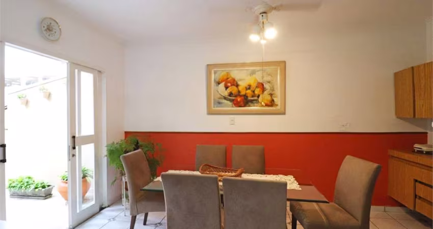 Excelente sobrado com casa extra nos fundos, muito bem conservado