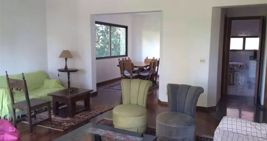 Apartamento bem localizado, moema indios, fora de rota!!