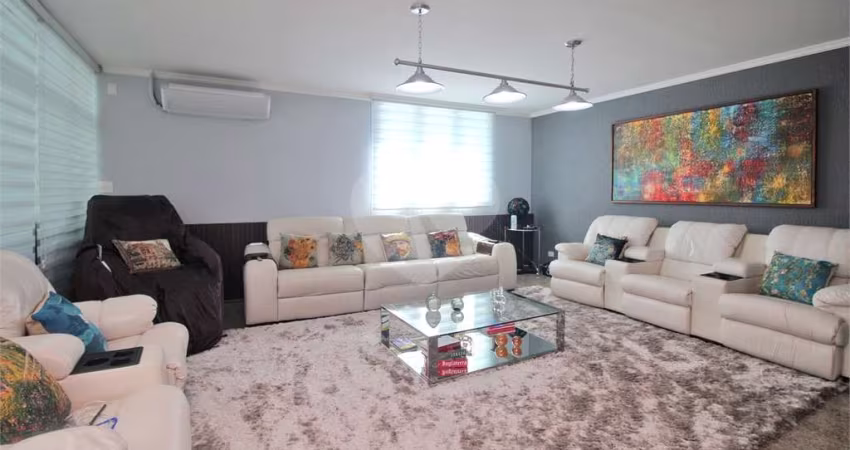 Linda casa alto padrão na Vila Mariana com 3 suítes