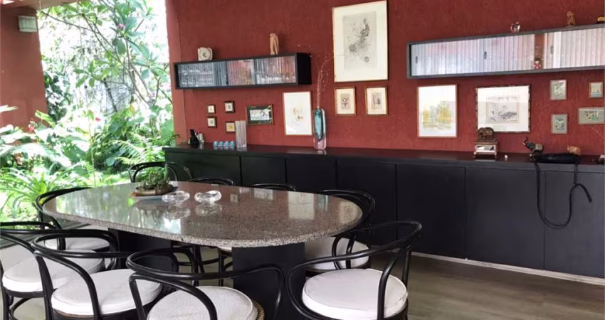 Magnifica, charmosa casa térrea com piscina, 5 suites,5 salas,4 vagas Planalto Paulista.
