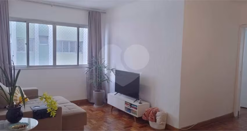 Apartamento  98m2, 3 dormitórios, 1 suíte, 2 toaletes, 1 vaga na Vila Clementino.