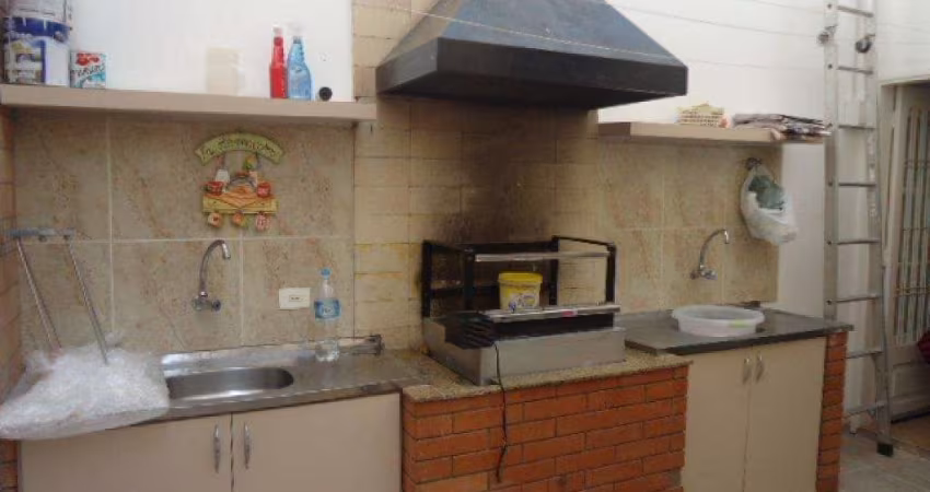 Belo sobrado - novo - com churrasqueira !