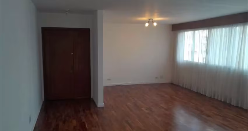 Apartamento com 3 quartos para alugar na Rua Pedroso Alvarenga, --, Itaim Bibi, São Paulo