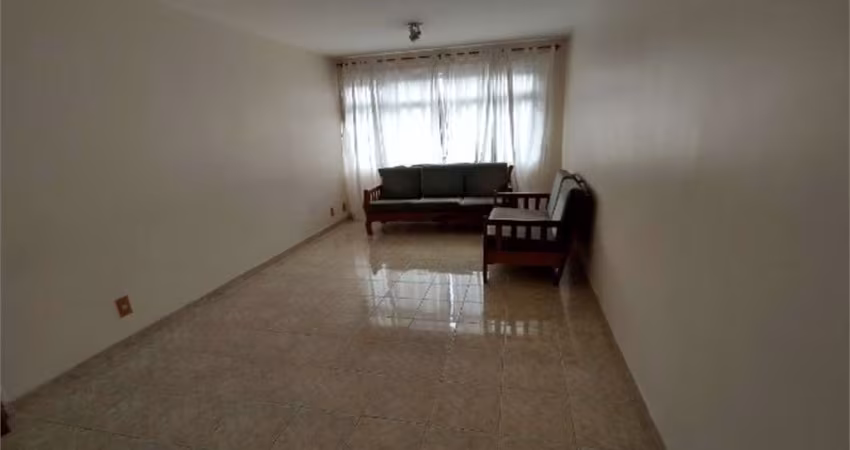 Amplo Apartamento. Andar Alto. Próximo ao parque do Ibirapuera. Excelente localização!