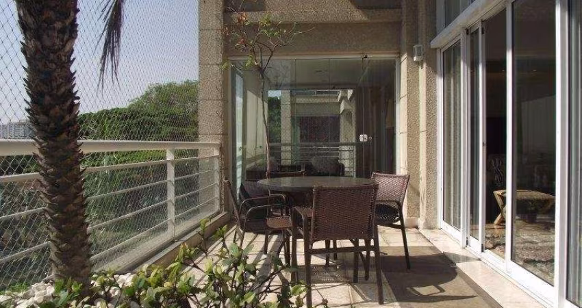 Lindíssimo apartamento localizado em região nobre e privilegiada de Moema com 302m2,