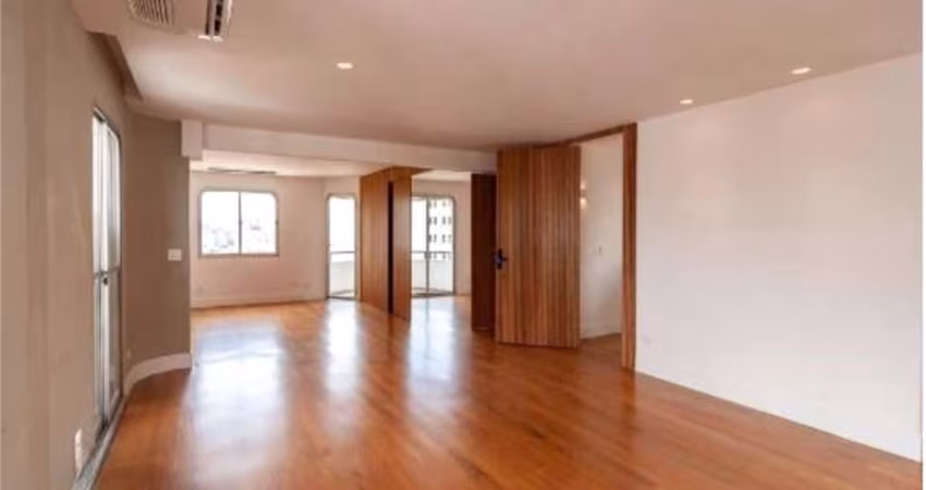 PERDIZES - EXCELENTE LOCALIZAÇÃO  São 169m2,, varanda com vista, 2 suítes 2 vagas perto do Parque !