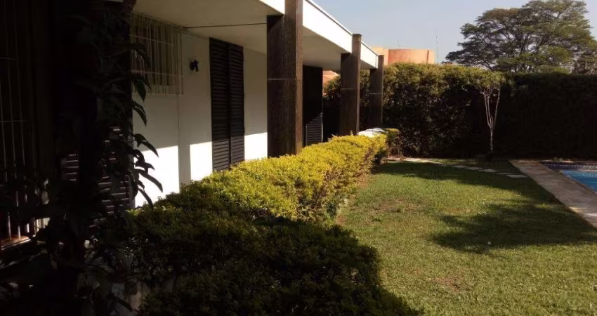 Casa  terrea no Morumbi nobre,  estilo modernista