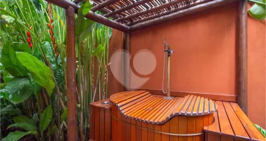 Pacaembu / deslumbrante sobrado / total reformado / 4 suítes / 6 vagas / piscina / churrasqueira