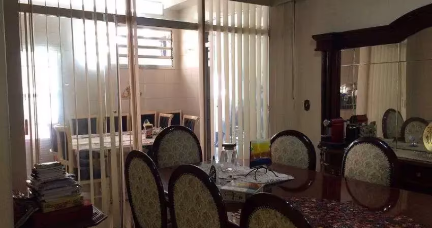 Casa com 3 quartos à venda na Rua Frei Rolim, --, Saúde, São Paulo