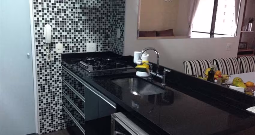 Excelente Apartamento próximo à Estação de Metro Santa Cruz.