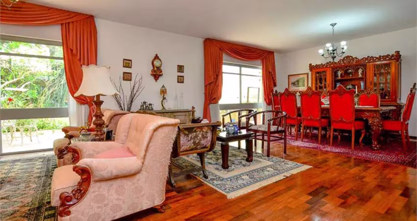 Ótima casa térrea no Brooklin, 5 dormitórios, 4 vagas, piscina, área residencial!