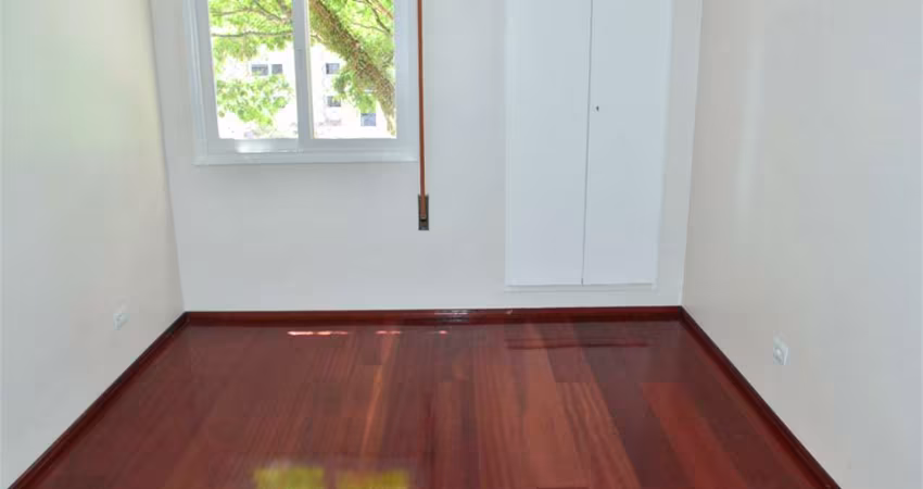 Apartamento à venda ao lado do Metro Moema com 130m²
