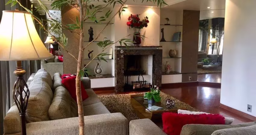 Apartamento duplex à venda de 245 m² no morumbi de 4 quartos sendo 2 suites e 4 vagas.