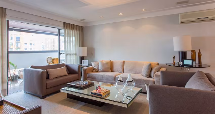 Apartamento de Alto Padrão à Venda em Moema - 3 Suítes, 3 Vagas, 230m², Lazer Completo