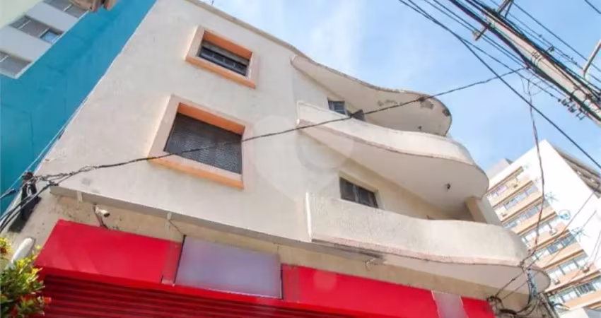 Apartamento de 100 m2 com 2 dormitórios e 1 banheiro