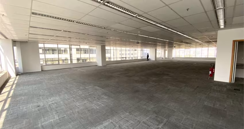 LAJES CORPORATIVAS NO PLAZA I - BROOKLIN COM 612M² e 14 VAGAS DE GARAGEM.