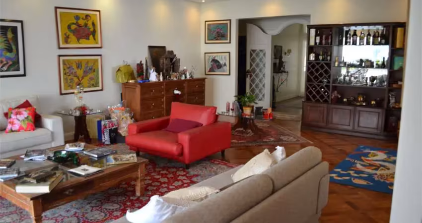 Apartamento com 350m2 3 dormitórios, 1 suite, 1 vagas e 4 banheiros