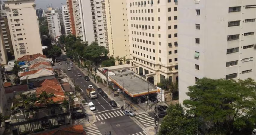 84mts; 2 dorm, 1 suíte, living para dois ambientes, sacada, área de serviço, 1 vaga.