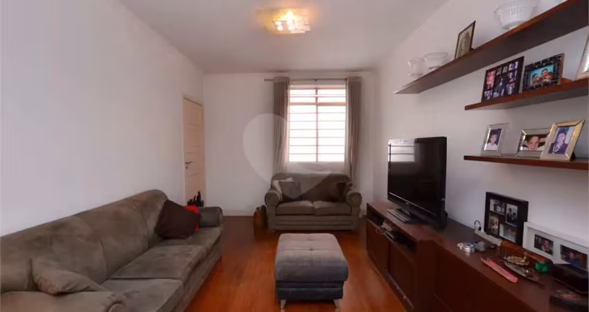 Casa com 3 quartos à venda na Rua Artur de Azevedo, --, Jardim América, São Paulo