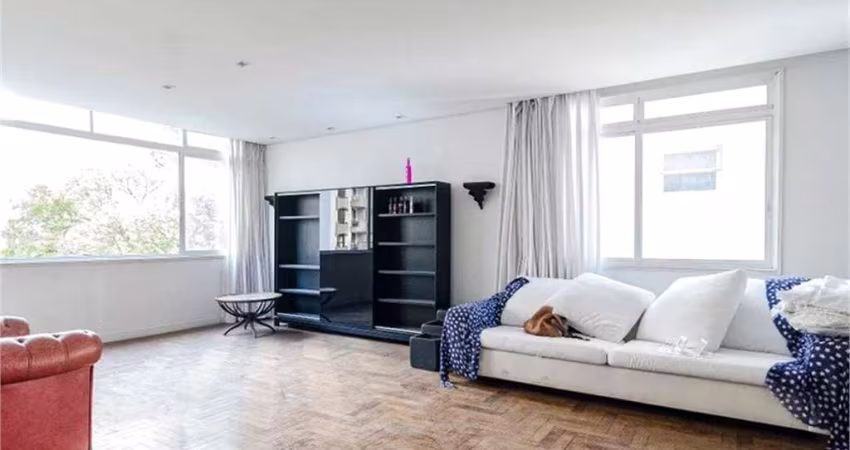 Oportunidade : Apt de 167m2 no Jd. Paulista