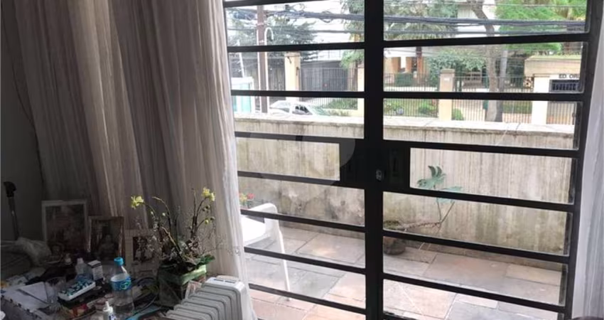 Casa venda e aluga na Alameda Joaquim Eugênio de Lima