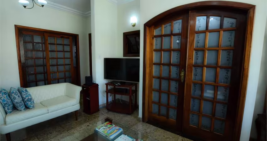 Apartamento Conservado - Próximo ao Colégio Dante Alighieri