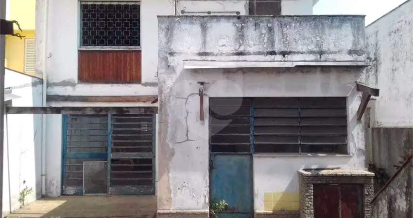 Excelente oportunidade a venda em moema. sobrado para reformar do jeito que você deseja. investidor!
