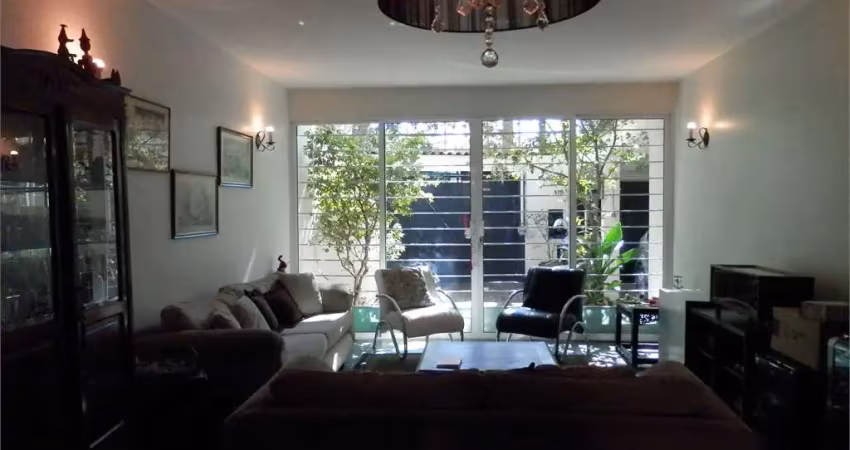 Casa com 3 quartos à venda na Rua Barão do Triunfo, --, Campo Belo, São Paulo