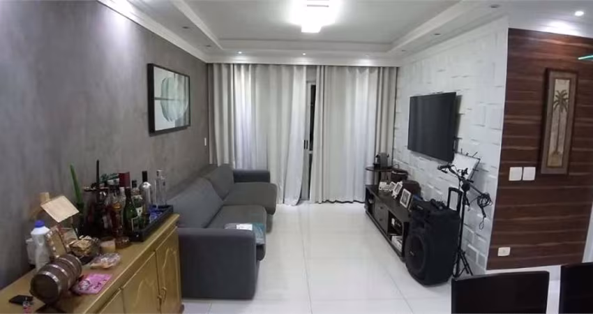 Apartamento com 3 quartos proximo ao Shopping Ibirapuera todo reformado, confortável e aconchegante