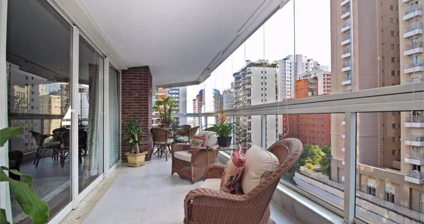 Apartamento com varanda e lazer no Paraíso