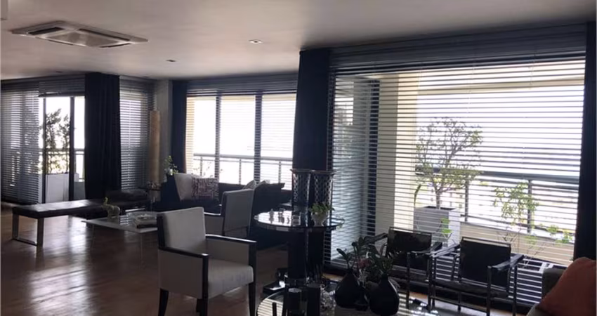 Espetacular cobertura duplex com vista no Paraiso!