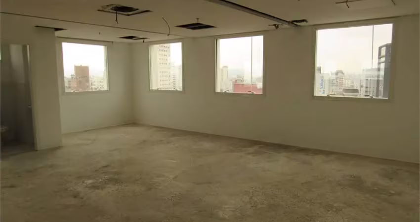 2 conjuntos integrados totalizando 77m2 e 3 vagas de garage,