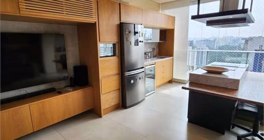 Duplex Moema totalmente mobiliado para locação e venda
