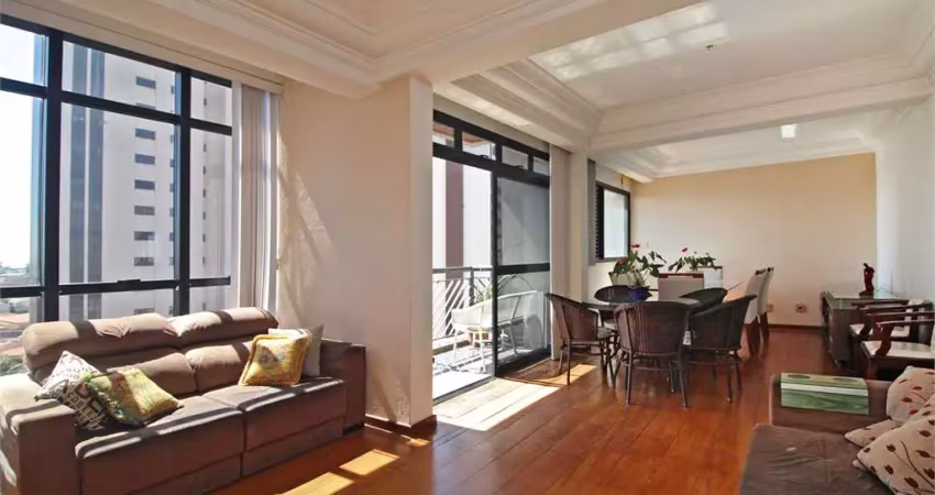 Apartamento Amplo na Saúde. Oportunidade