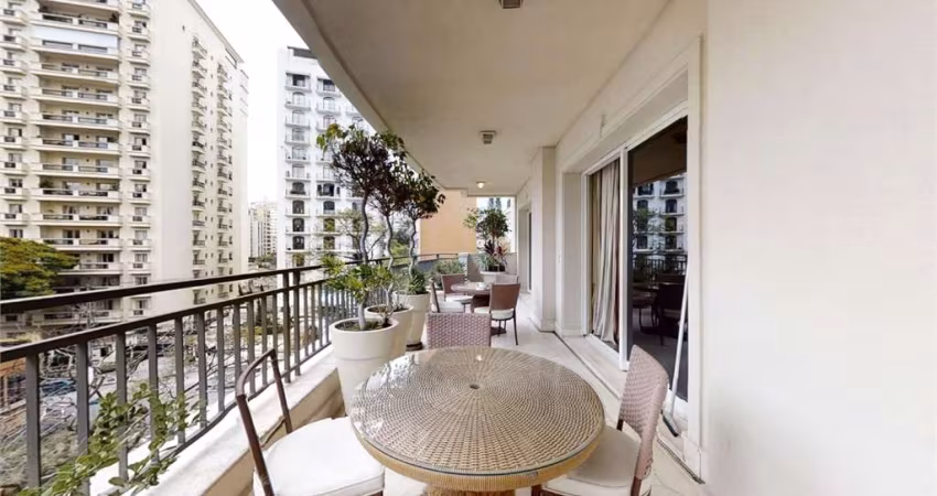 Espetacular DUPLEX , um ícone na região em excelente localização no Jardim América.