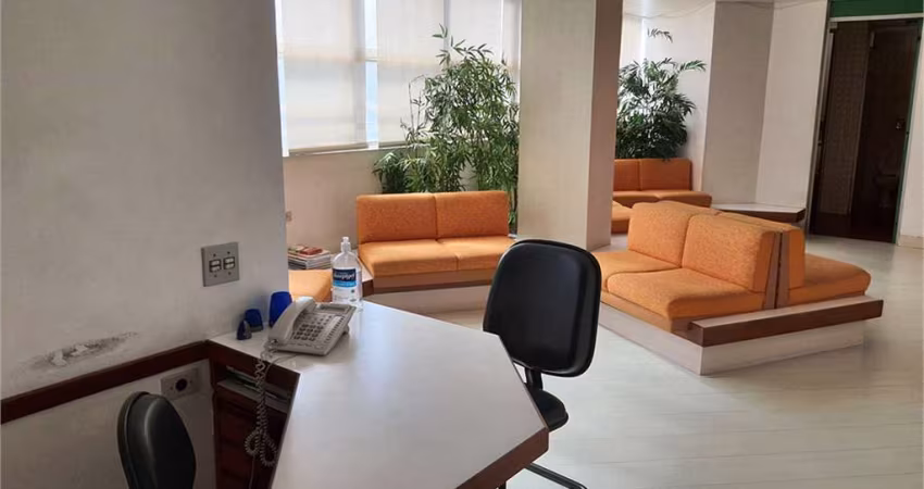 Conjunto comercial perto do Hospital São Paulo