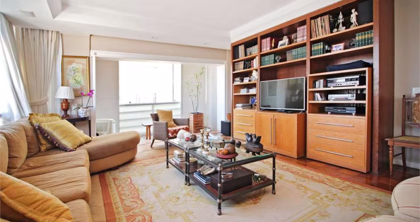 APARTAMENTO HIGIENÓPOLIS – 210m² | 3 DORMITÓRIOS | 2 VAGAS | VARANDA