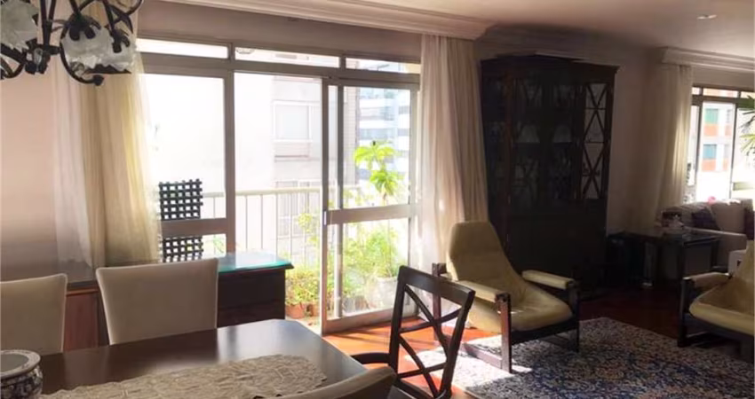 Apartamento de 220 m2 nos Jardins!