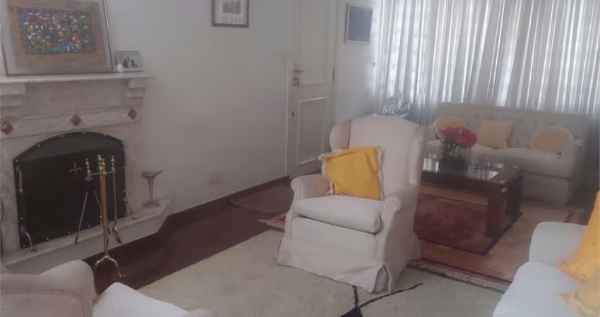 Sobrado com 3 quartos, 2 vagas