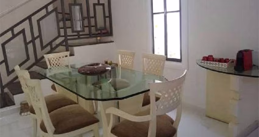 Casa à venda no Brooklin de 165m² com 3 dormitórios, 1 suíte e 2 vagas.