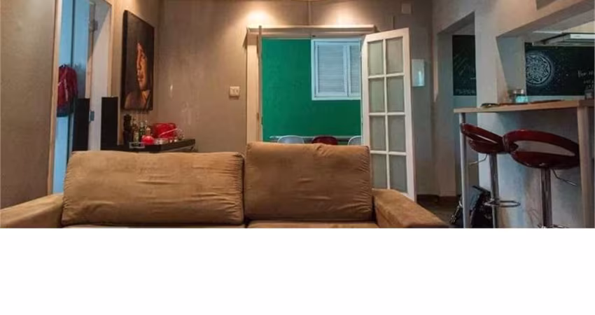 Espaçosa casa térrea próxima ao metrô Santa Cruz. Localização privilegiada.