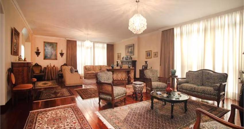 BELISSIMO APARTAMENTO EM ANDAR ALTO COM 455 METROS EM PLENO JARDINS