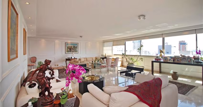 APARTAMENTO DE 264M2 NO CORAÇÃO DOS JARDINS, ANDAR ALTO E CONDOMÍNIO COM LAZER.