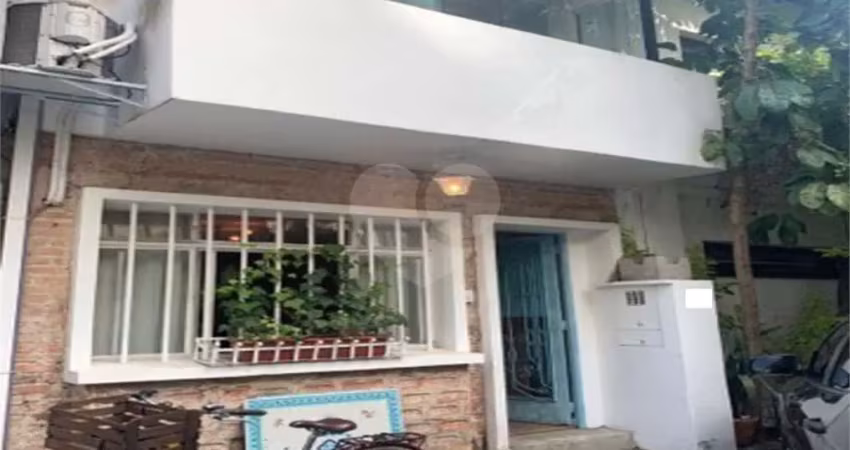 Casa de vila em excepcional localização. um quarteirão da avenida faria lima!